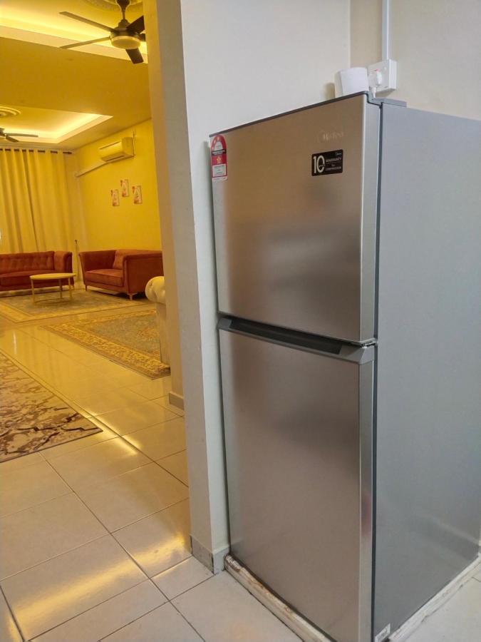 Axaida Homestay Parit Jawa Bakar Parit 外观 照片